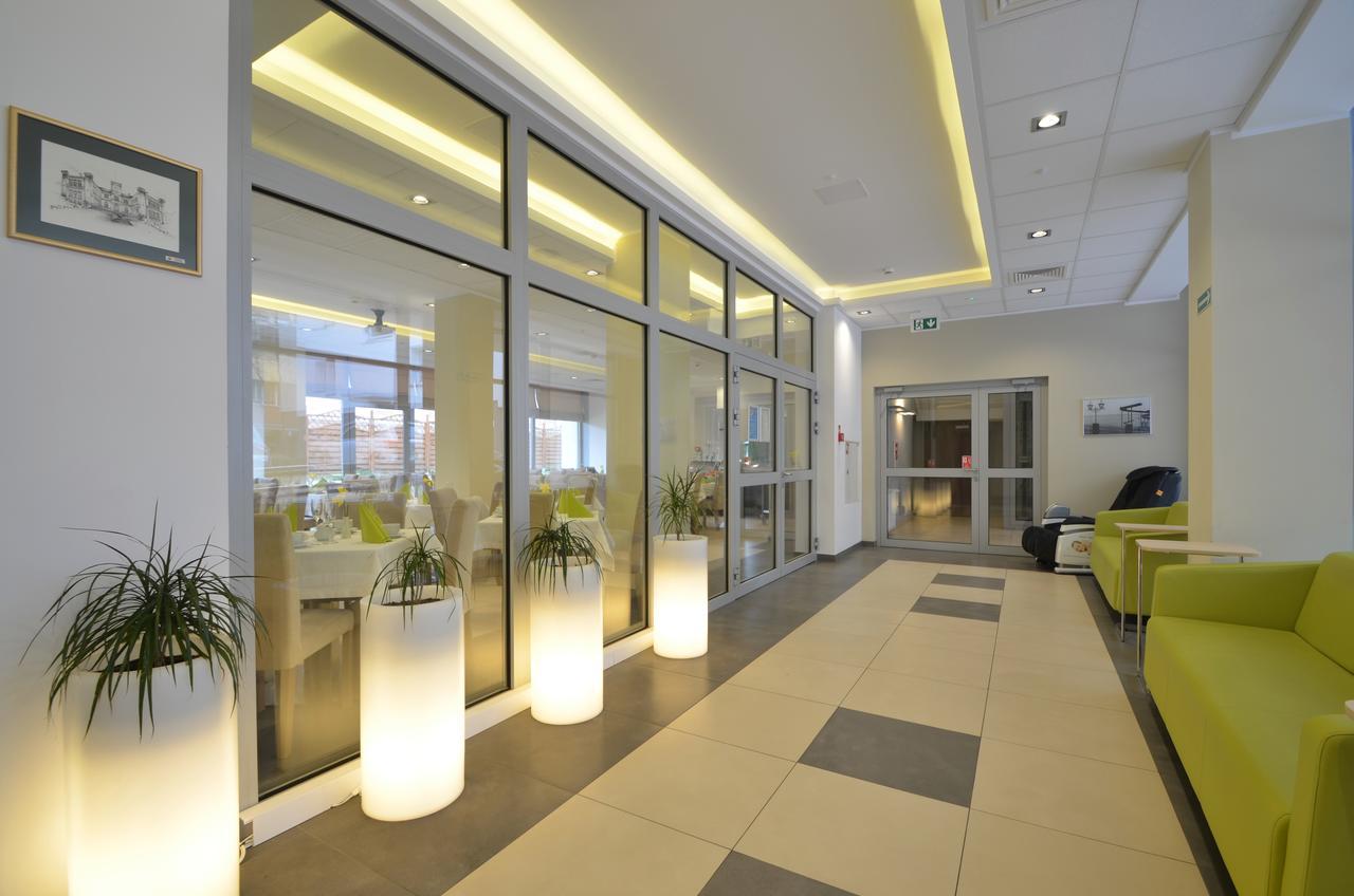 Hotel Zorza كولوبرزيغ المظهر الخارجي الصورة